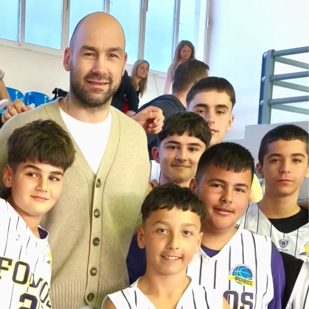 ΜΠΑΣΚΕΤΙΚΟ ΤΑΞΙΔΙ ΣΤΟ ΛΟΥΤΡΑΚΙ